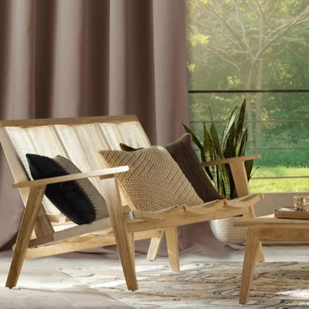 Brun utegardin med maljer for veranda