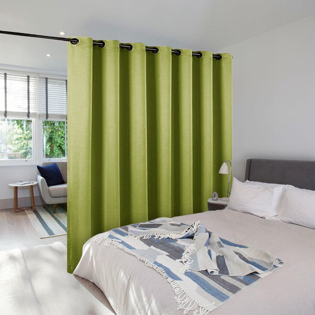 Lystett gardin egnet som romdeler