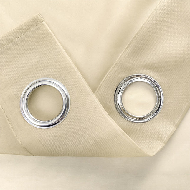 Lysfiltrerende tynn gardin med maljer