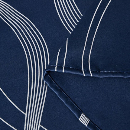 Blå lystett gardin med sølvmønster