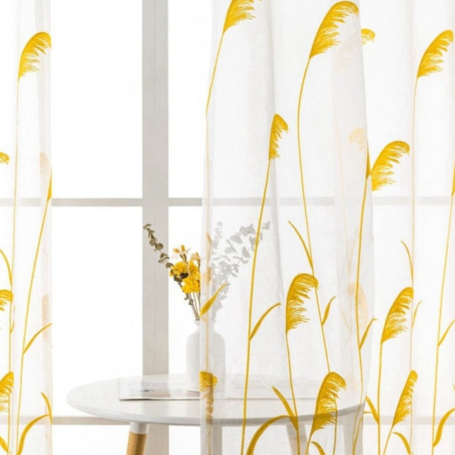 Tynn gardin med broderte gule strå