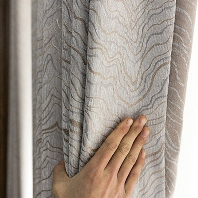 Moderne grå lystett gardin med mønster