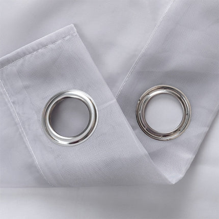 Lysfiltrerende tynn gardin med maljer