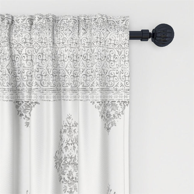 Gardin med elegant damaskmønster
