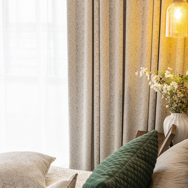 Kremhvit lystett gardin med teksturmønster