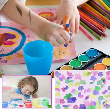 Fargerik gardin med abstrakt mønster