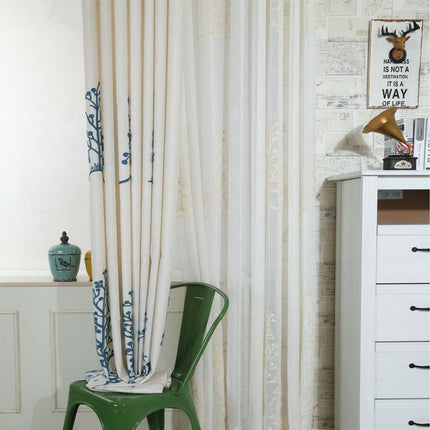 Brodert lystett gardin i linstruktur