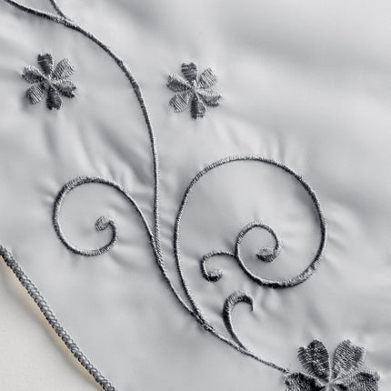 Kjøkken liftgardin med delikat broderi