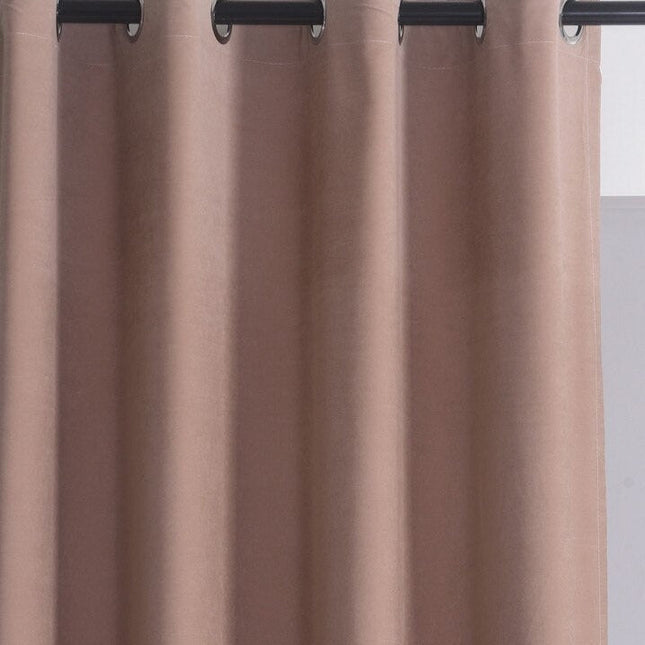 Lystett gardin i gammelrosa farge