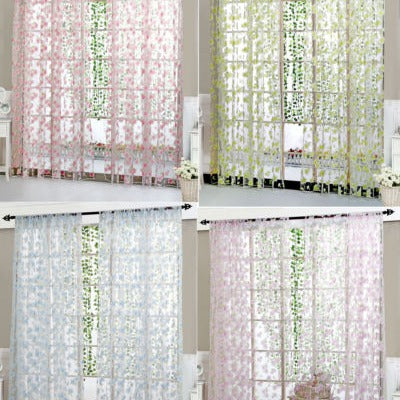 Tynn gardin med lyseblått blomstermotiv