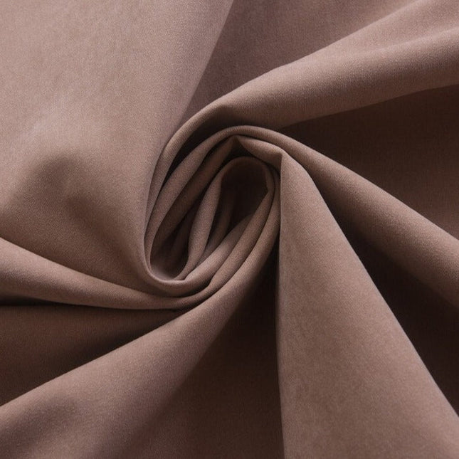 Lystett gardin i gammelrosa farge