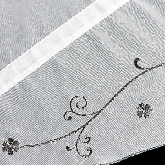 Kjøkken liftgardin med delikat broderi