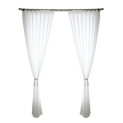 Florlett gardin med fin vevstruktur