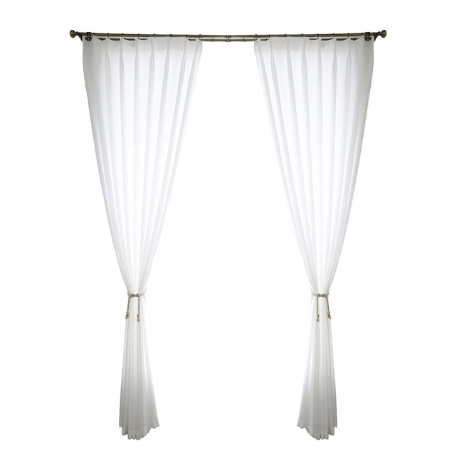 Florlett gardin med fin vevstruktur