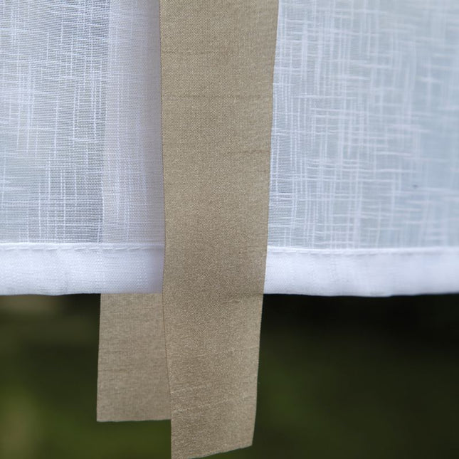 Justerbar liftgardin til kjøkkenvindu brodert