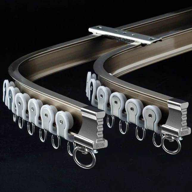 Fleksibel gardinskinne for buede vegger