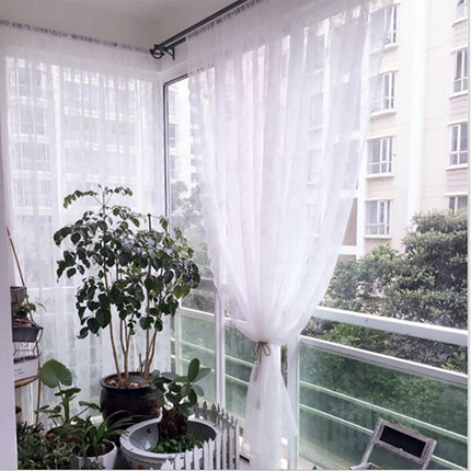 Hvit blondegardin til stue og soverom