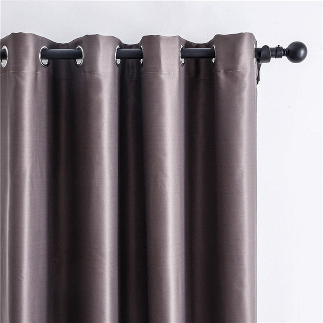 Brun mørkleggingsgardin Salto med satenglook