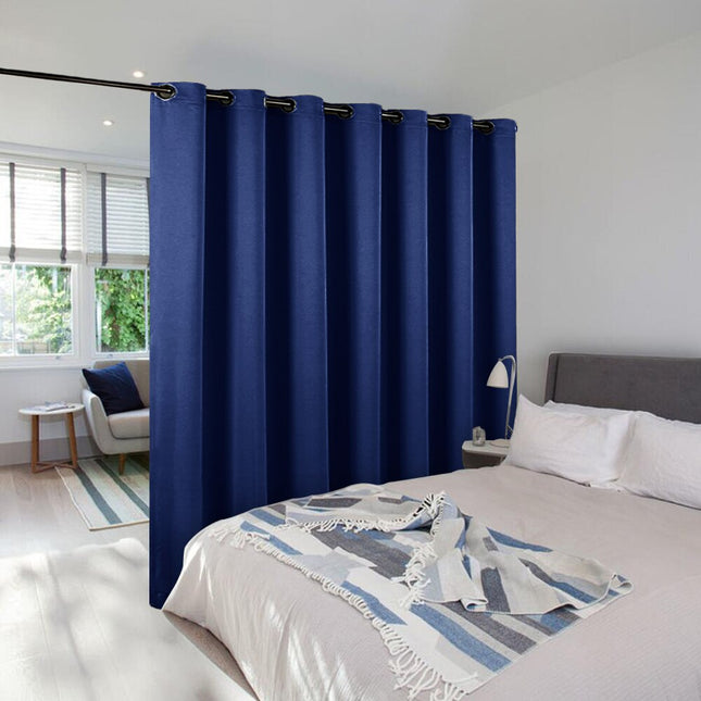 Lystett gardin egnet som romdeler