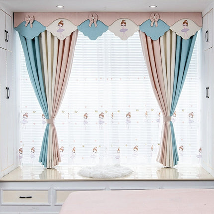 Barneromsgardin med broderte ballerinaer