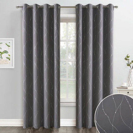 Grå lystett gardin med sølvdetaljer