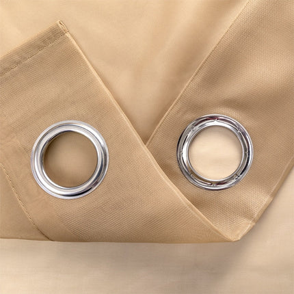 Lysfiltrerende tynn gardin med maljer