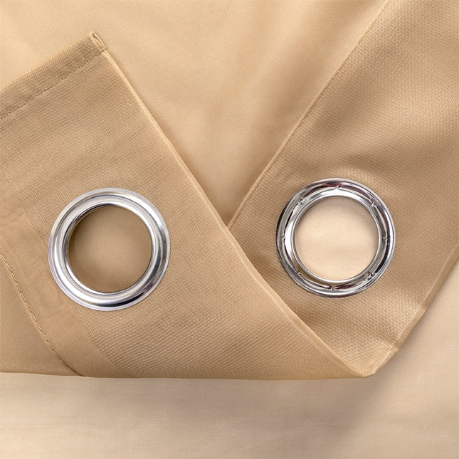 Lysfiltrerende tynn gardin med maljer