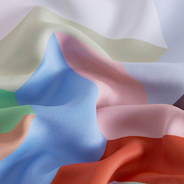 Fargerik utendørs gardin med mønster