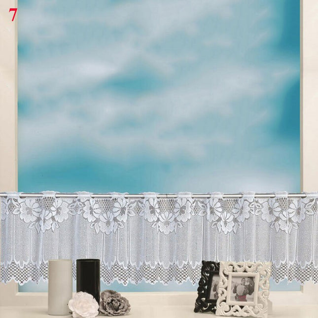 Klassisk blondekappe til kjøkkenvindu