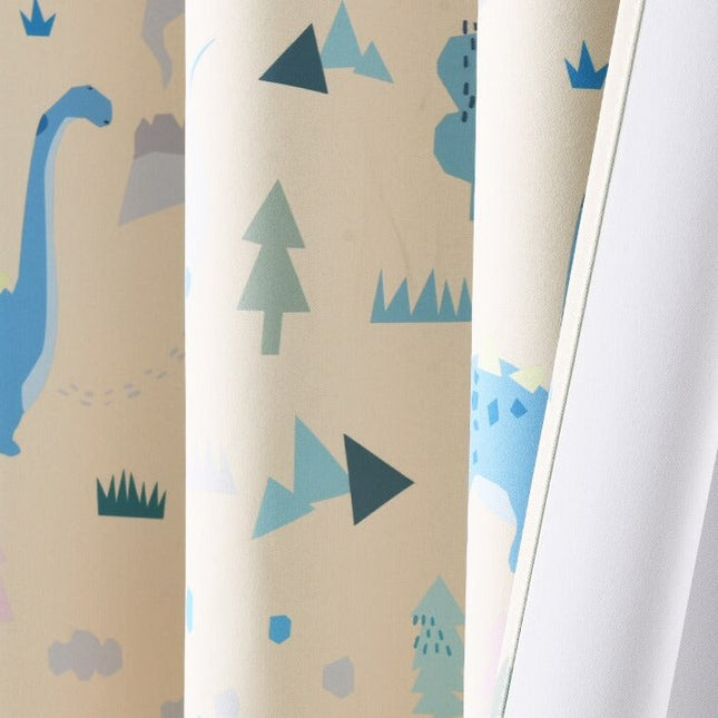 Beige mørkleggingsgardin til barnerom med dinosaurer