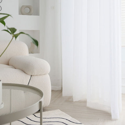 Moderne hvit gjennomsiktig gardin stue