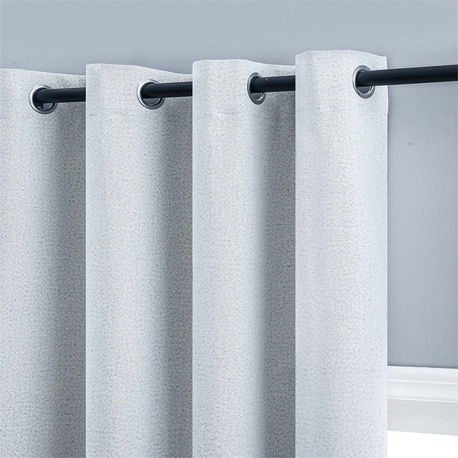 Hvit melert lystett gardin med maljer