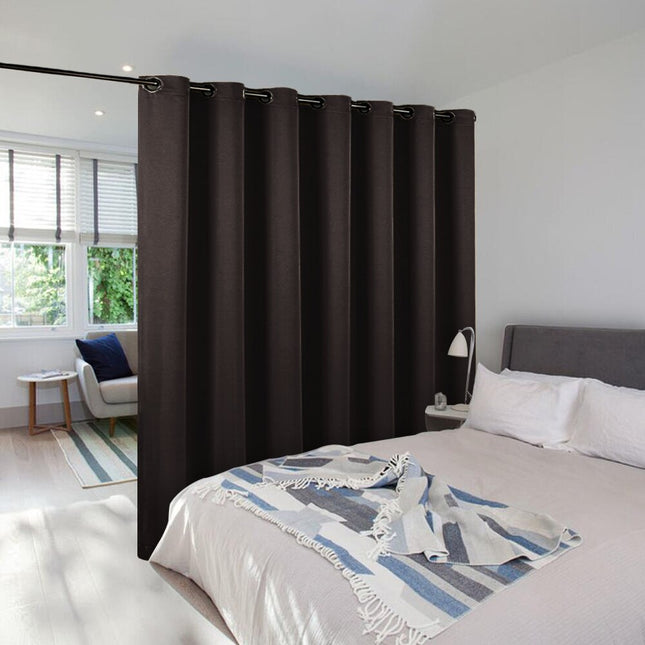 Lystett gardin egnet som romdeler