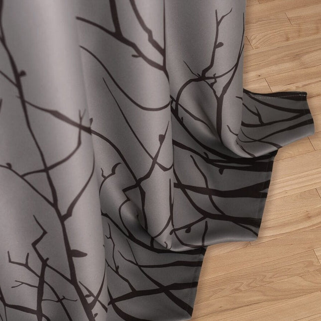 Moderne gardin med grenmønster