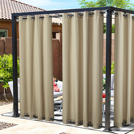 Oransje utegardin for hagepaviljong