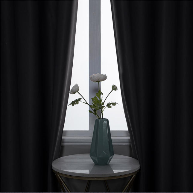 Rosa lystett gardin med maljer