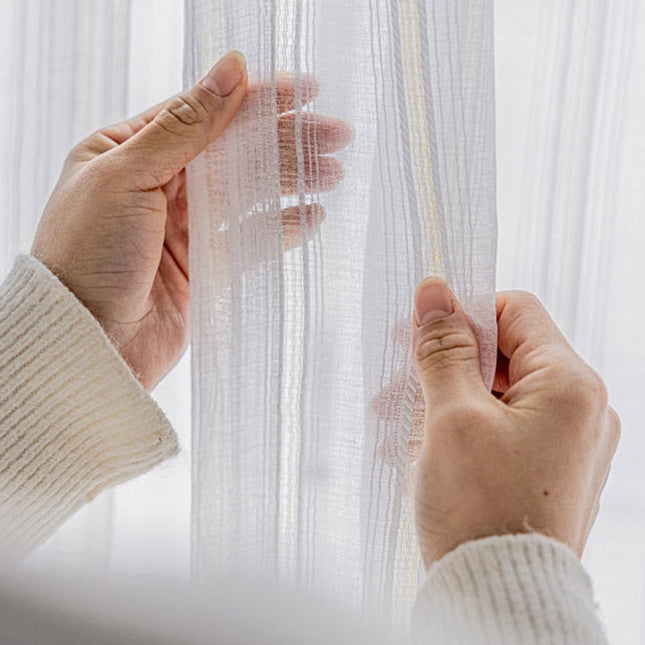 Lett stripete gardin med borrelås