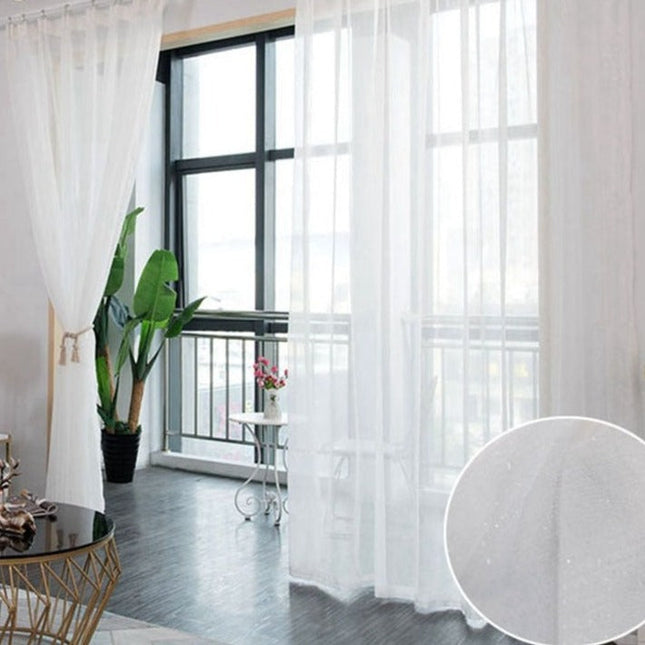 Lett gardin med subtil glittereffekt