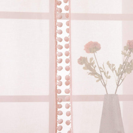 Hvit tynn gardin med pompongkant