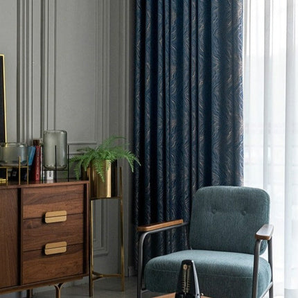 Midnattsblå lystett gardin med tekstur