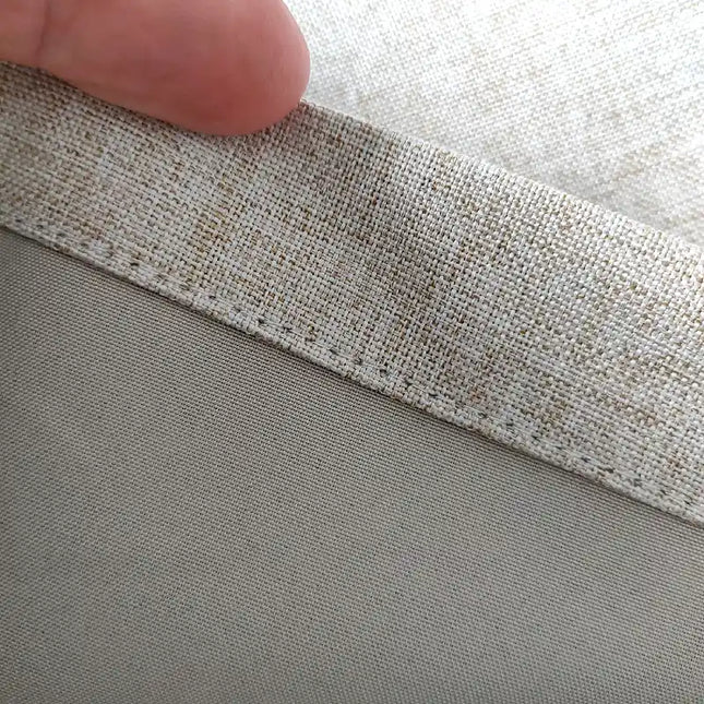 Lys gardin med enkel borrelås