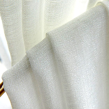 Ensfarget hvit gjennomsiktig gardin for stue