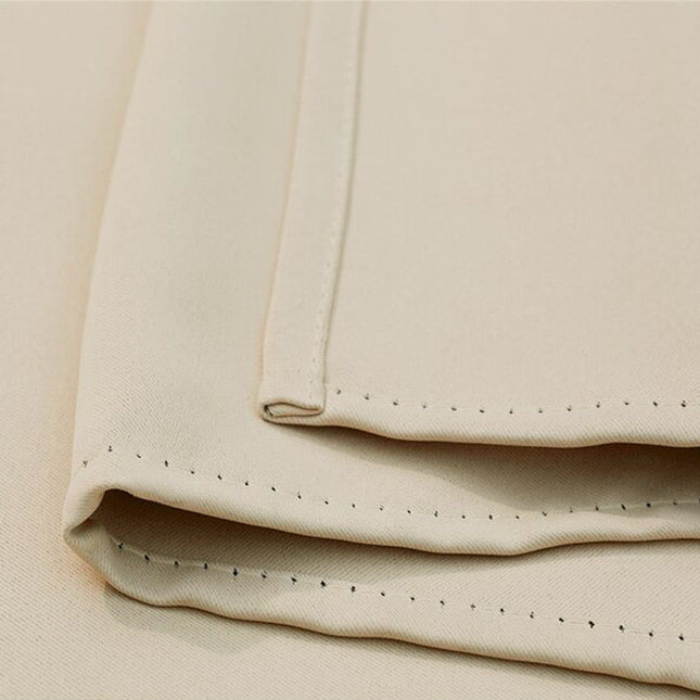 Beige slitesterk utegardin for terrasse