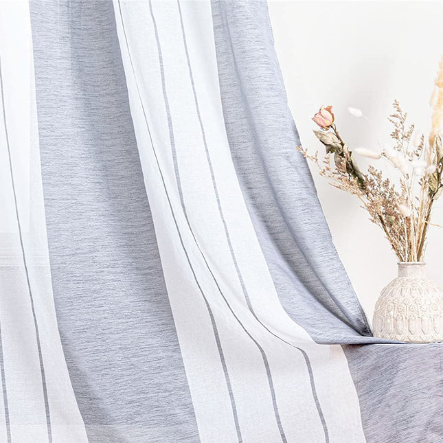 Gjennomsiktig gardin med vertikale striper