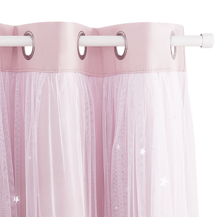 Rosa gardin med tyll for barnerom