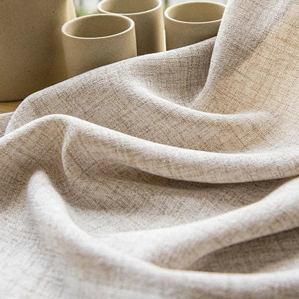 Beige tynn gardin med dekorativ kant