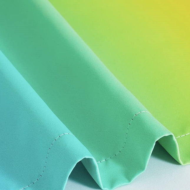 Regnbuefarget lystett gardin for barnerom