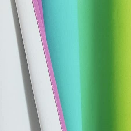 Regnbuefarget lystett gardin for barnerom