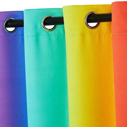 Regnbuefarget lystett gardin for barnerom