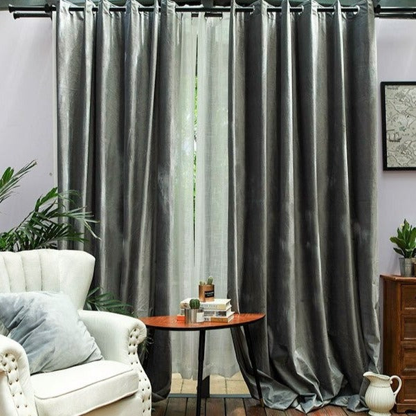 Mørkleggingsgardin i grå fløyel